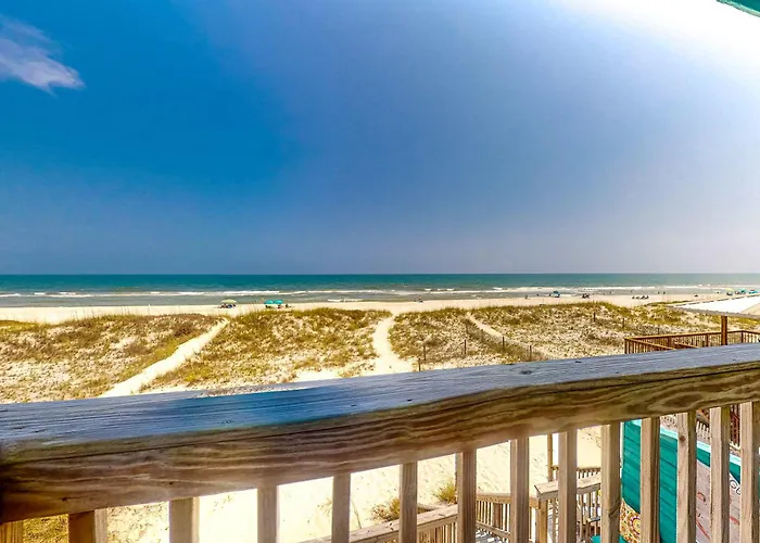 Gulf-front W Balcony Views Wifi Ac & Shared Gulf-facing Pool *